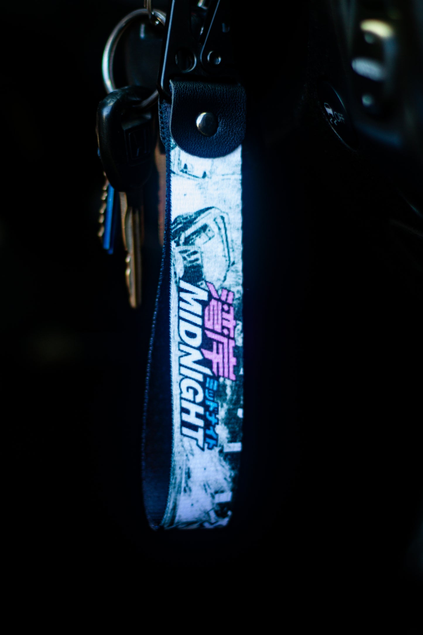 MIDNIGHT WRIST LANYARD